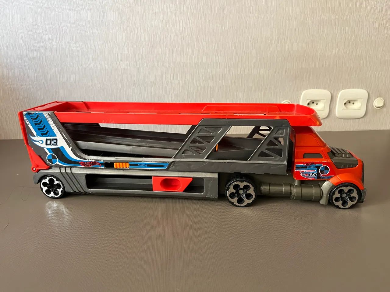 Caminhão Hotwheels - lança carros - Foto 3