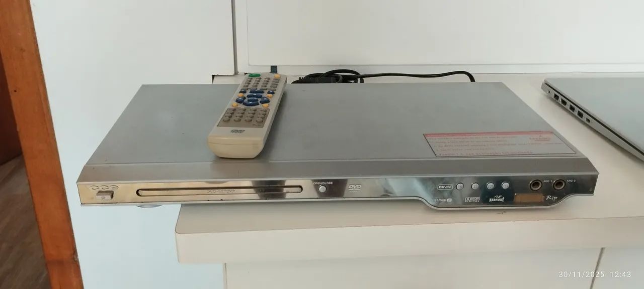 Vende-se dvd  karaoque da CCE 