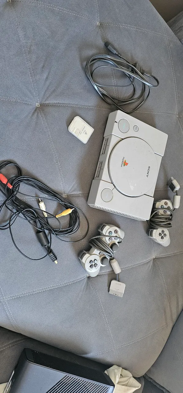 Playstation 1 Completo com defeito