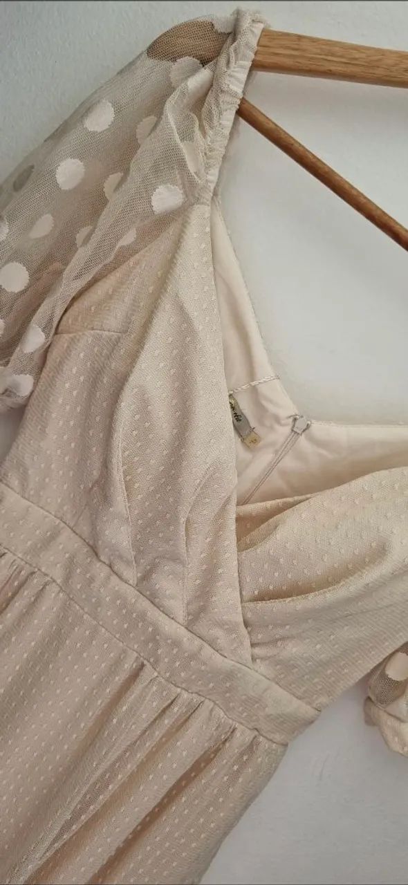 Vestido renda bege e tule lindo P novo - Foto 4