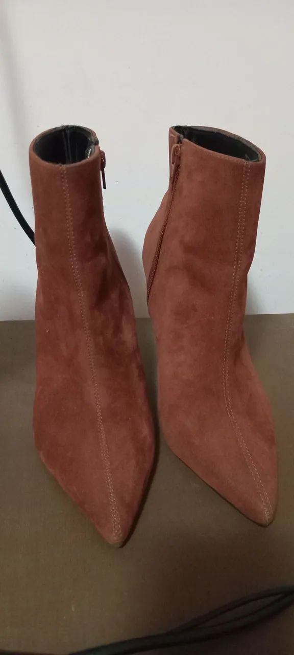 Botas de salto alto marrom - Elegância e estilo! - Foto 3
