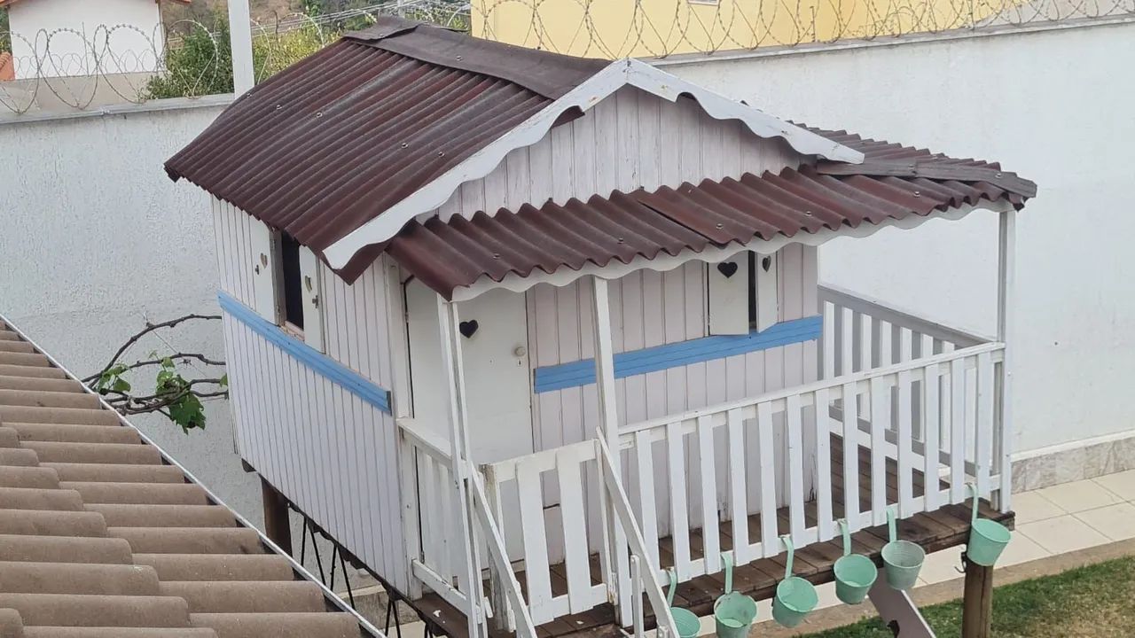 Casinha de madeira 