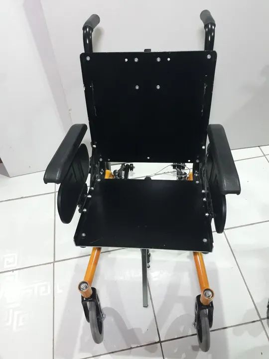 Cadeira de Rodas Monobloco Com Reclinação  - Foto 3
