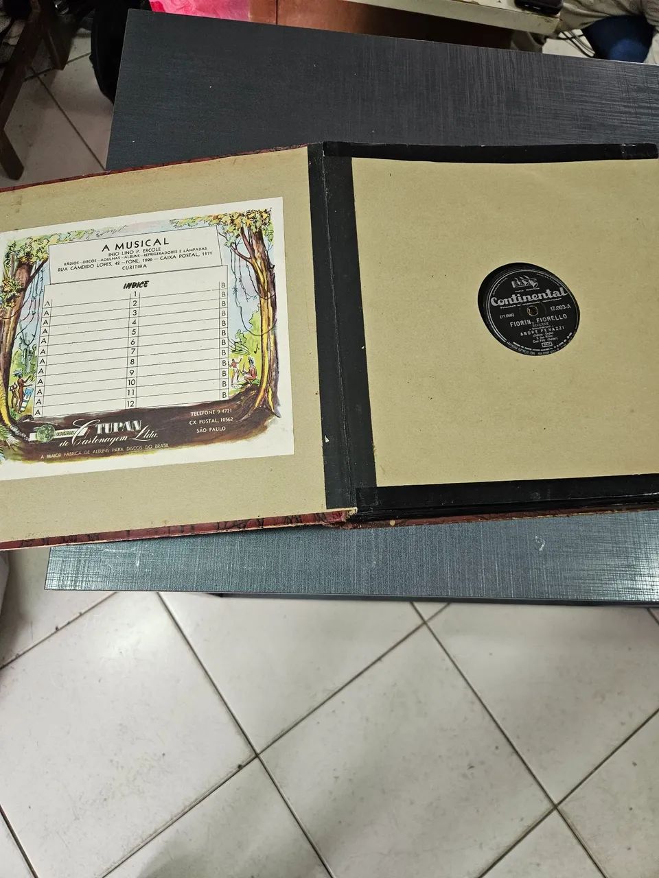 Álbum de disco antigo 