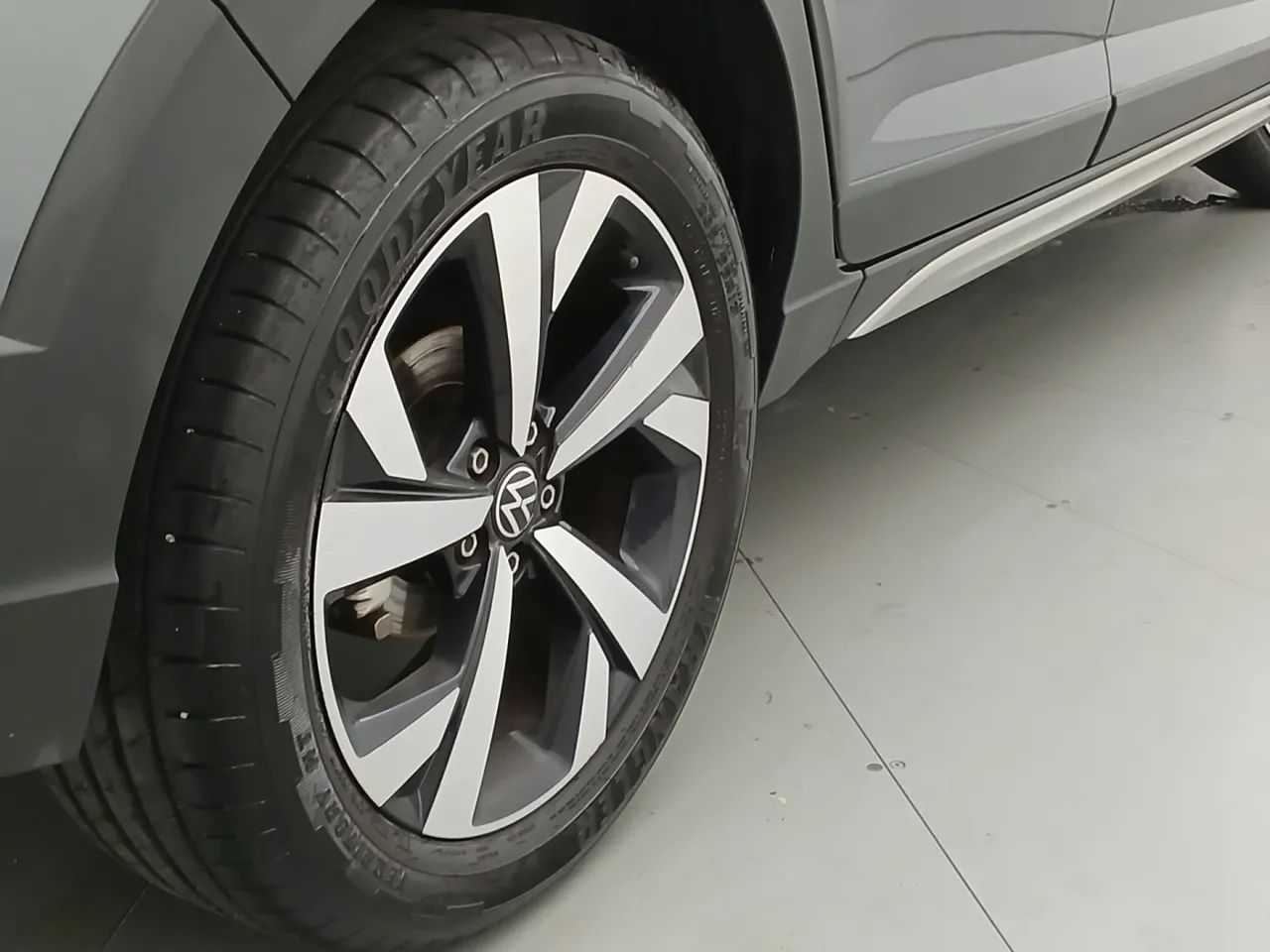 Volkswagen Nivus Highline 1.0 200 TSI Flex Aut., foto 14 de 18
