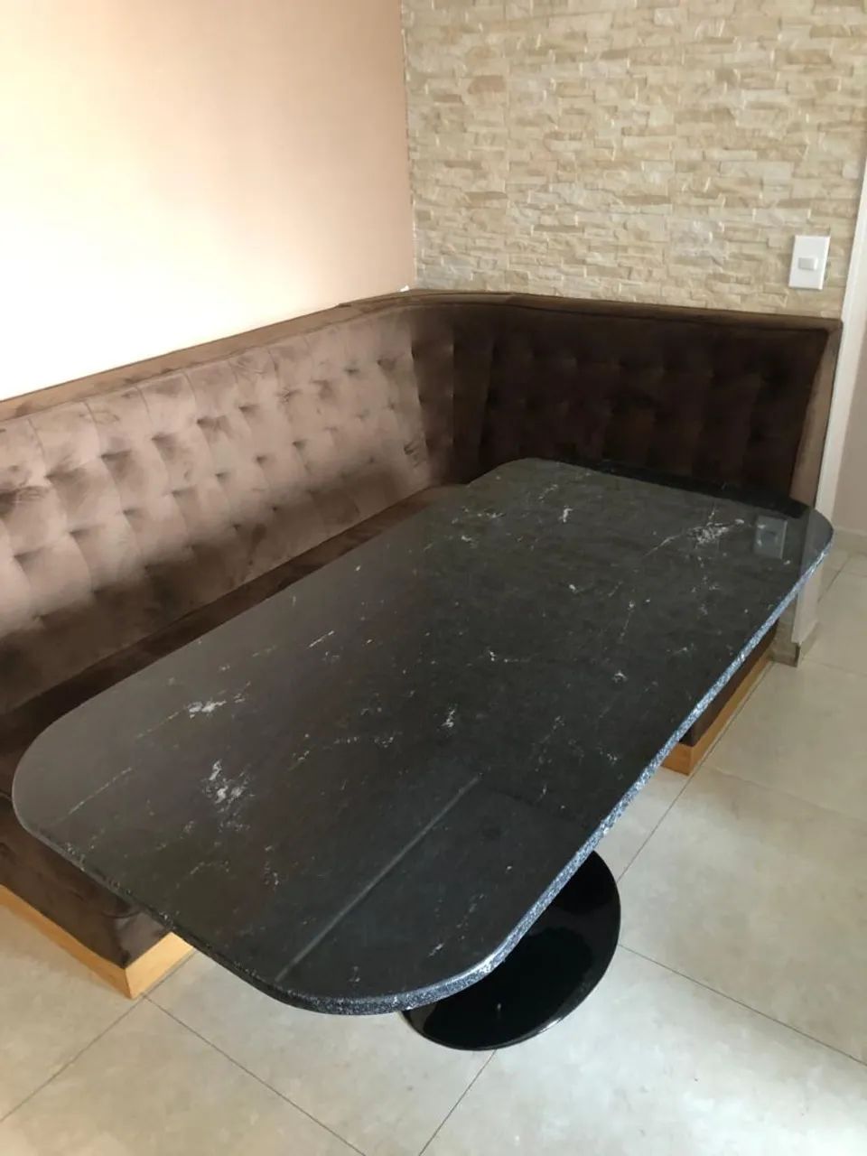 Mesa saarinen em Granito com Base Preta - Foto 3
