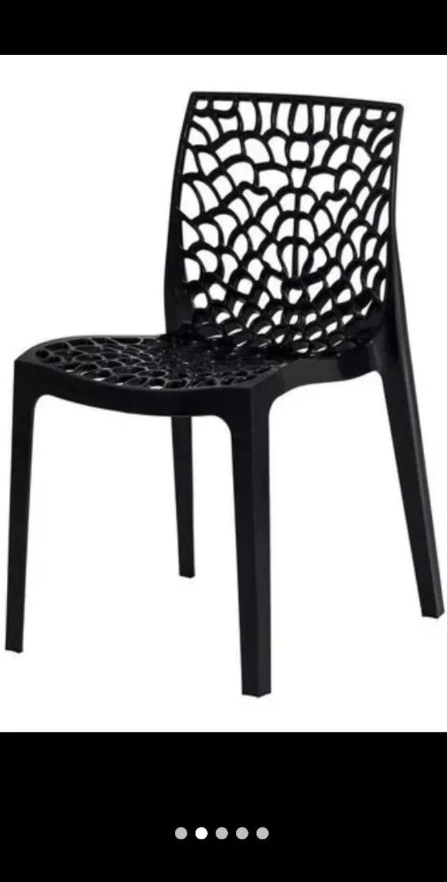 Cadeira de Plástico Preta Design Moderno - Foto 3
