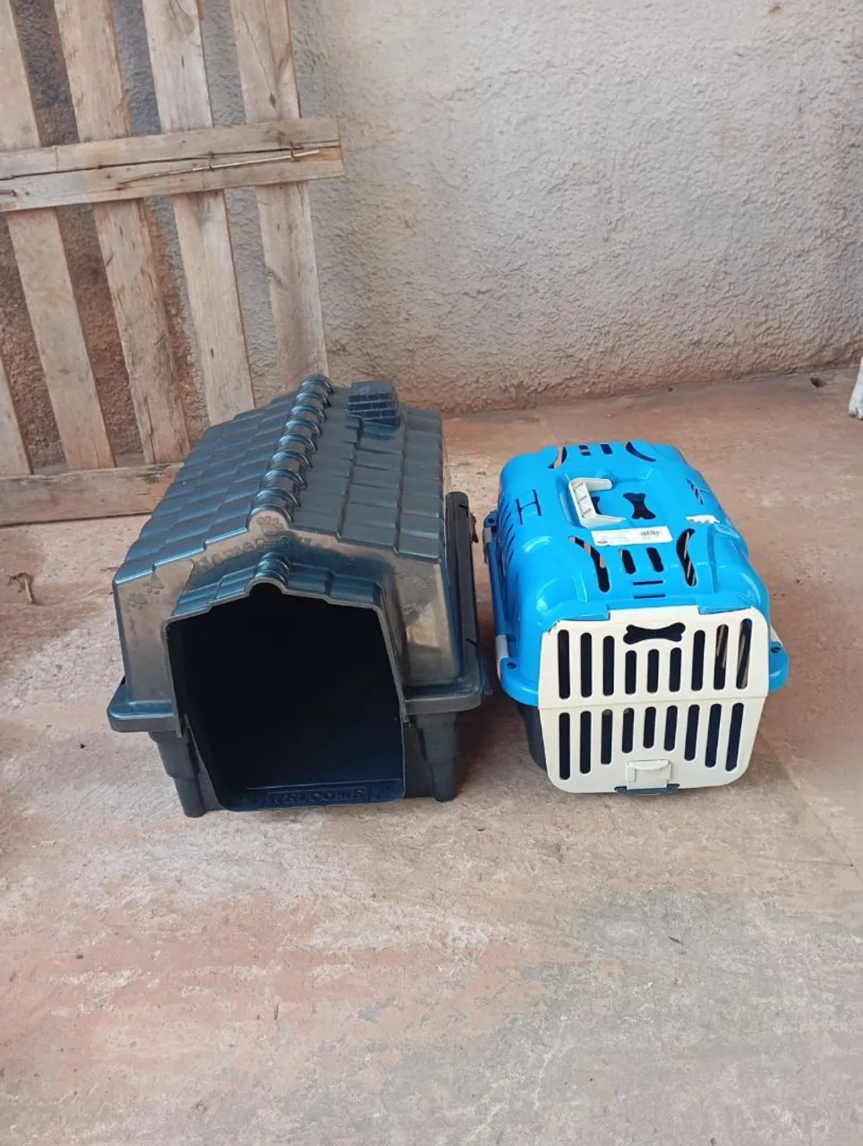 Casinha e caixa de transporte para pet