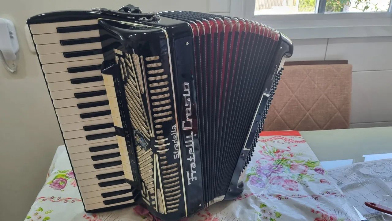 Acordion stradela  4 vós oitavada