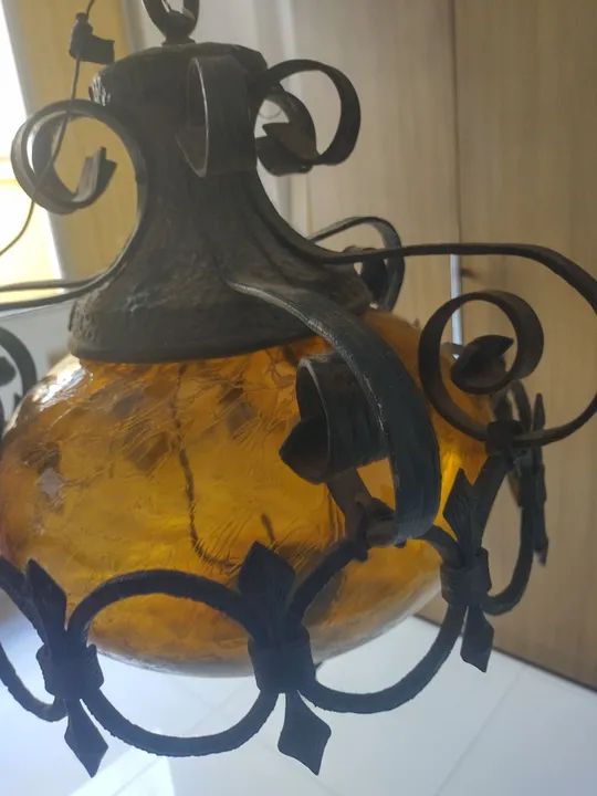 Lustre de Ferro Forjado com cúpula de vidro - Foto 3