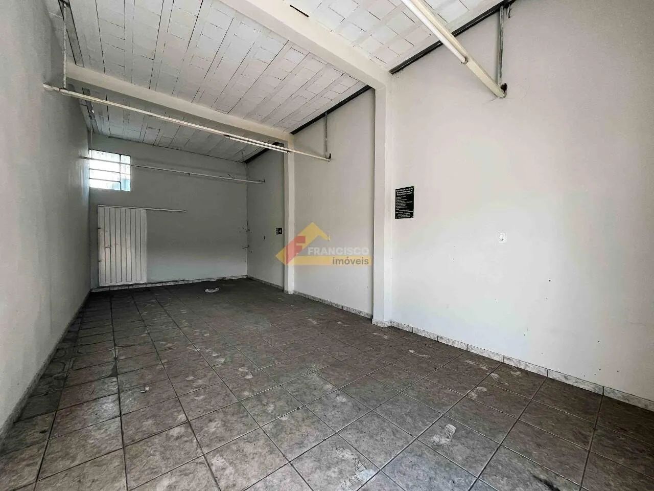 Loja localizada no bairro Catalão