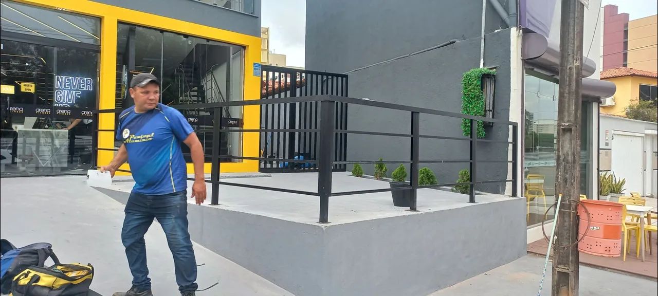 Manutenção de portão de alumínio  - Foto 3