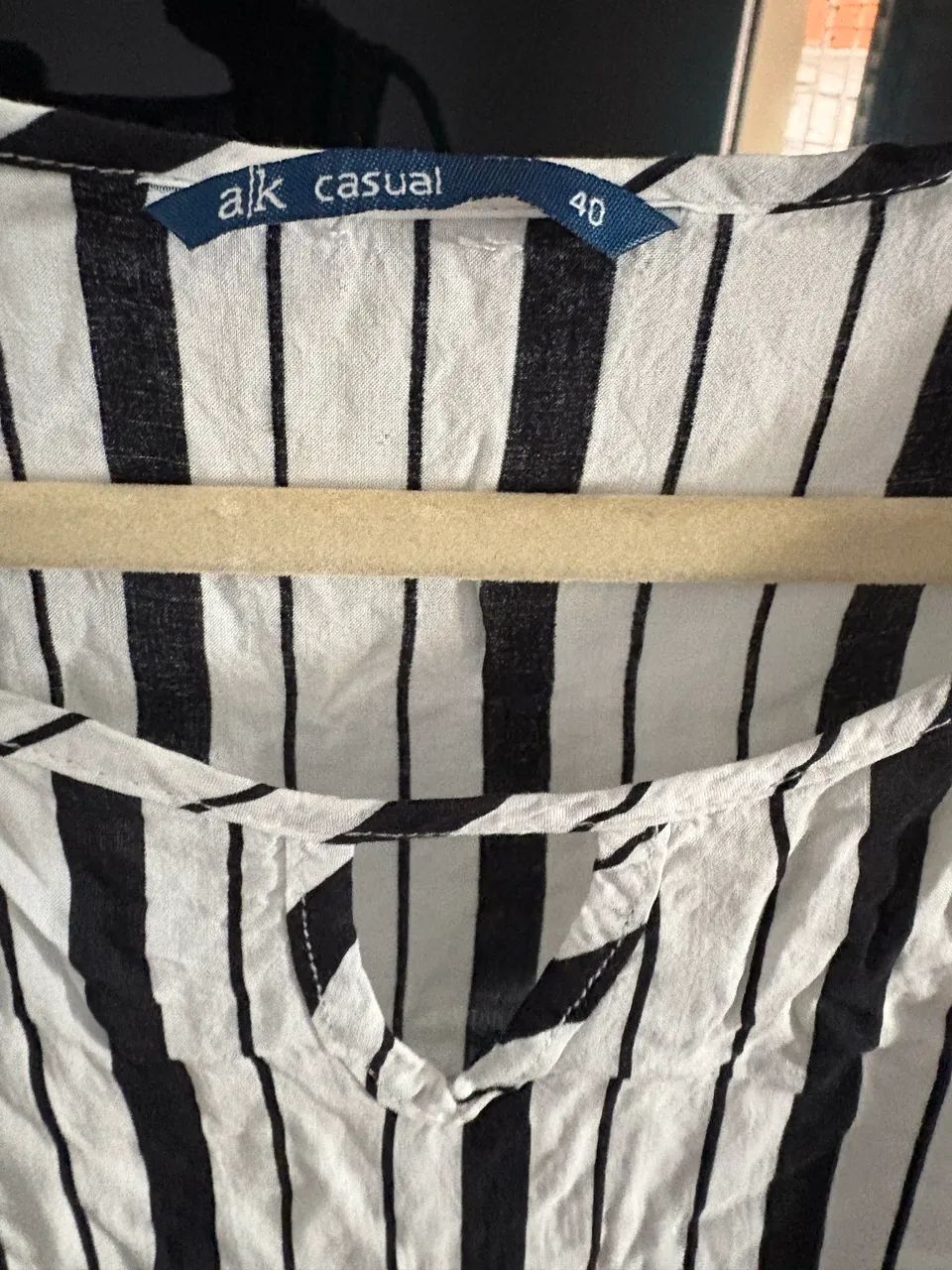 Camiseta listrada branca e preta M