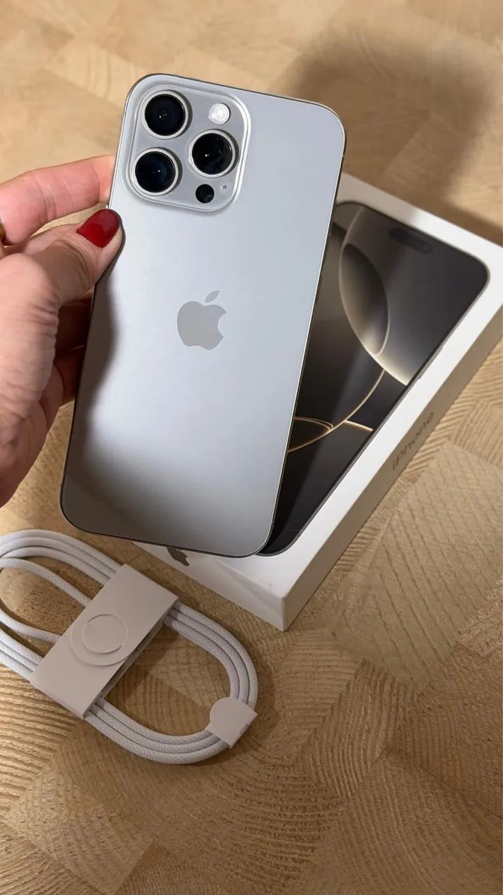 iPhone 16 PRO MAX 256gb sem detalhes bateria 100% - Celulares e