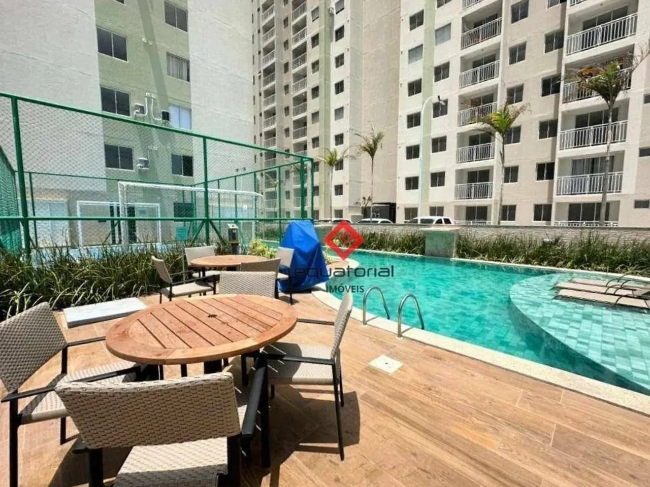 Apartamento com 2 Quartos para Alugar, 51 m² por R$ 2.636/mês - Praia do Futuro - Fortalez