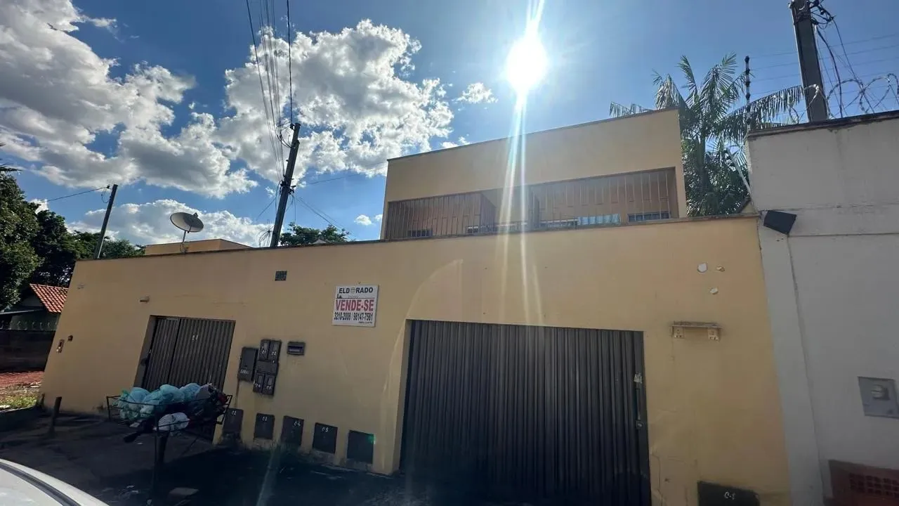 Venda Prédio Residencial com 4 Kitnets e 1 Casa no Parque das Flores - Goiânia - GO