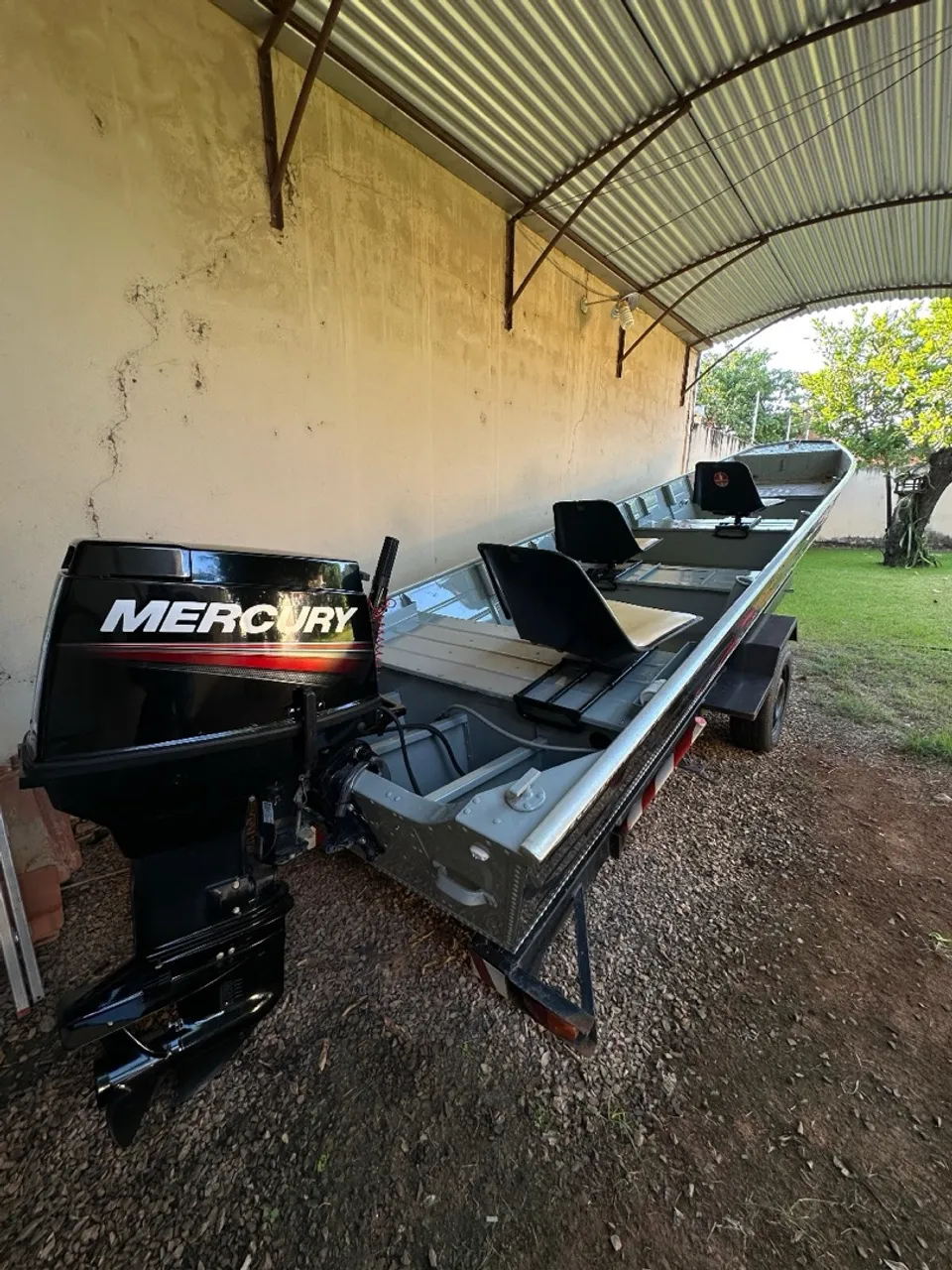 Barco, motor e creetinha
