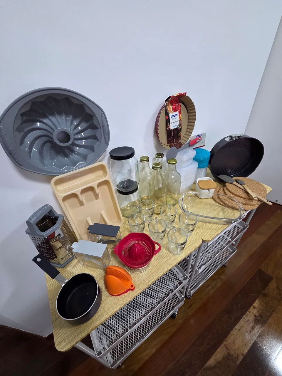 Conjunto de utensílios de cozinha novos ou pouco usados com mais de 50 itens - Foto 2