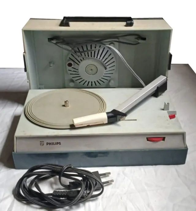 Toca Disco Vitrola Maleta Philips 06 GF 101