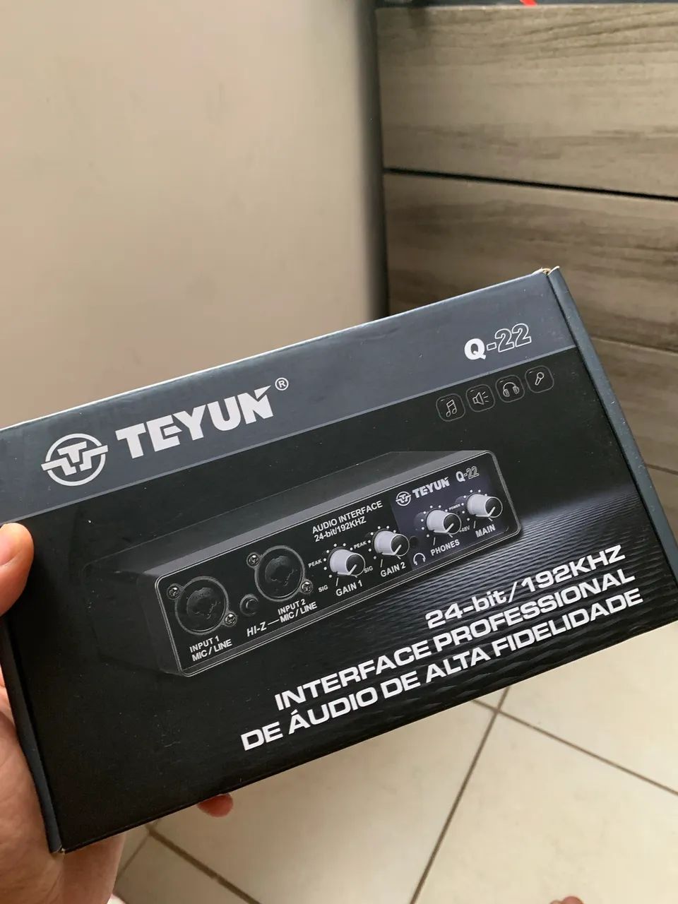 Microfone Arcano Xlr + Interface de Áudio Q22 - Foto 3