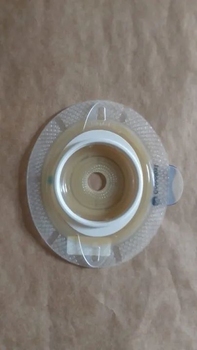 Placas Para Bolsa De Ostomia Coloplast SenSura Click 11035 Kit Com 10 - Foto 2