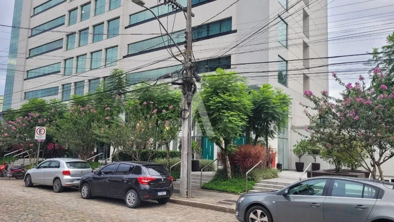 Sala Comercial à venda no bairro CENTRO em JOINVILLE, por R$ 770.000.00. - Foto 2