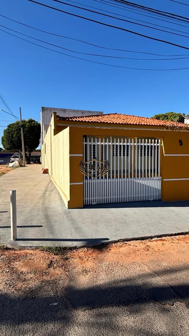 Sobrado de Esquina com 4 Quartos no Bairro Morada do Ouro!