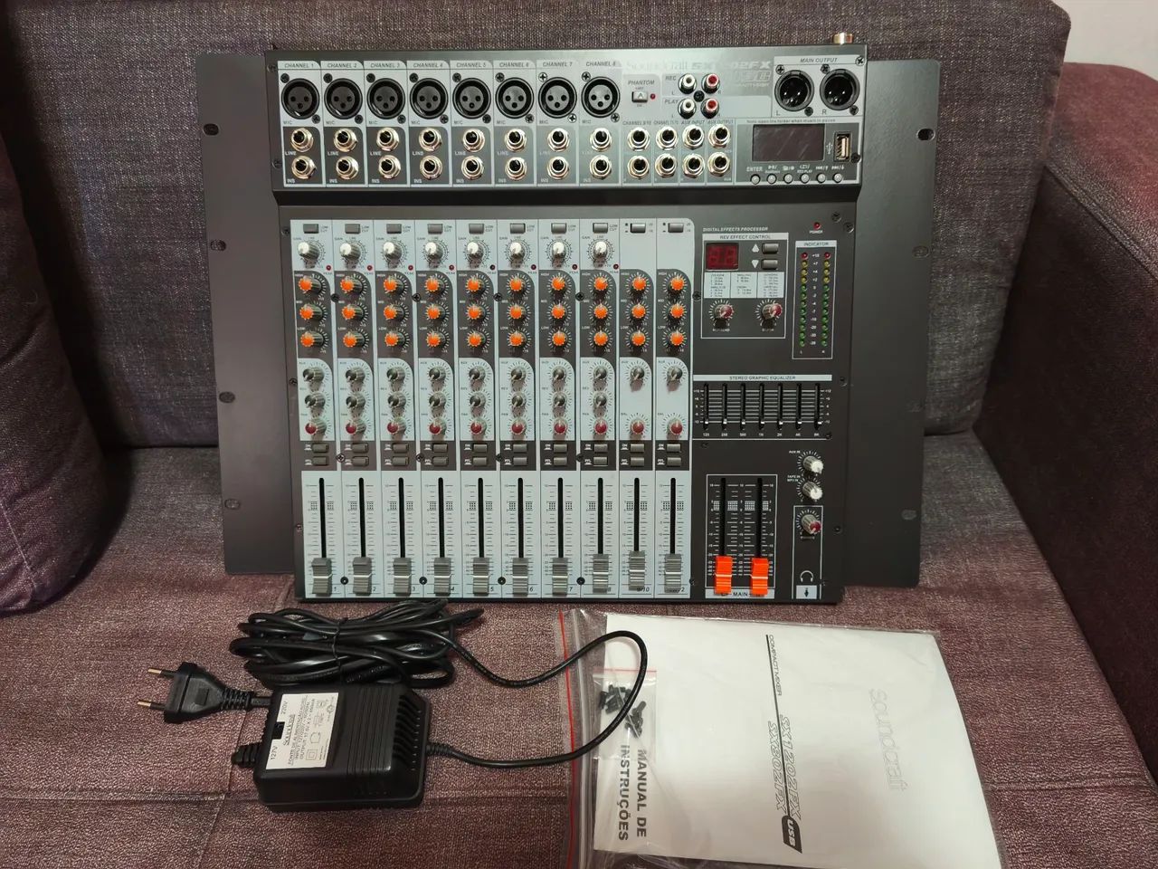 Mesa de Som Soundcraft Sx2102FX 12 canais Analógica 
