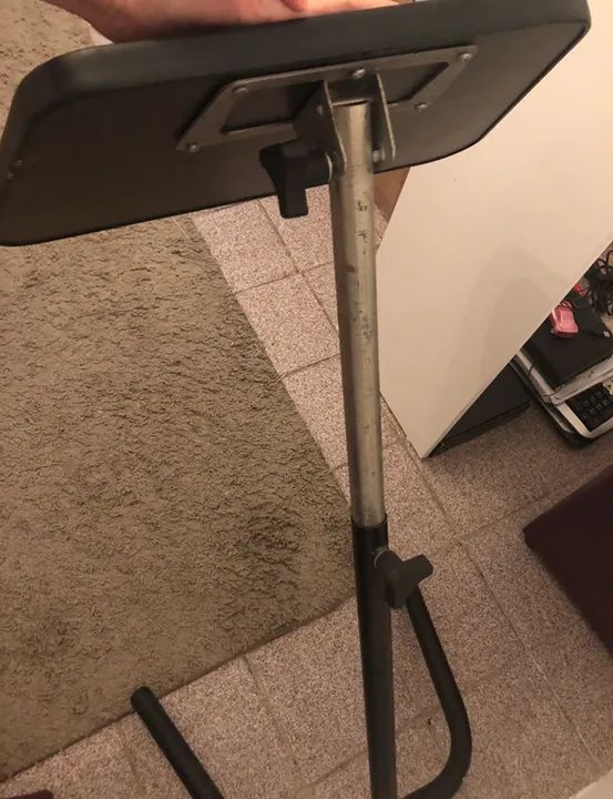 Suporte de notebook por 70.00 reais 64186566204675123