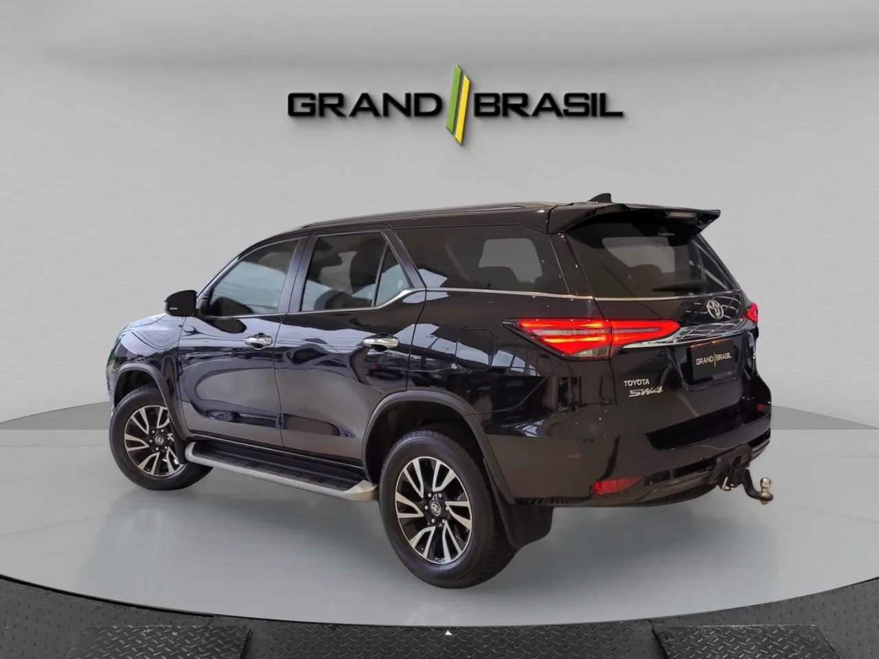 Toyota SW4 SRX 2.8 Turbodiesel 4x4 (Aut.) (7 Lugares) - Foto 5
