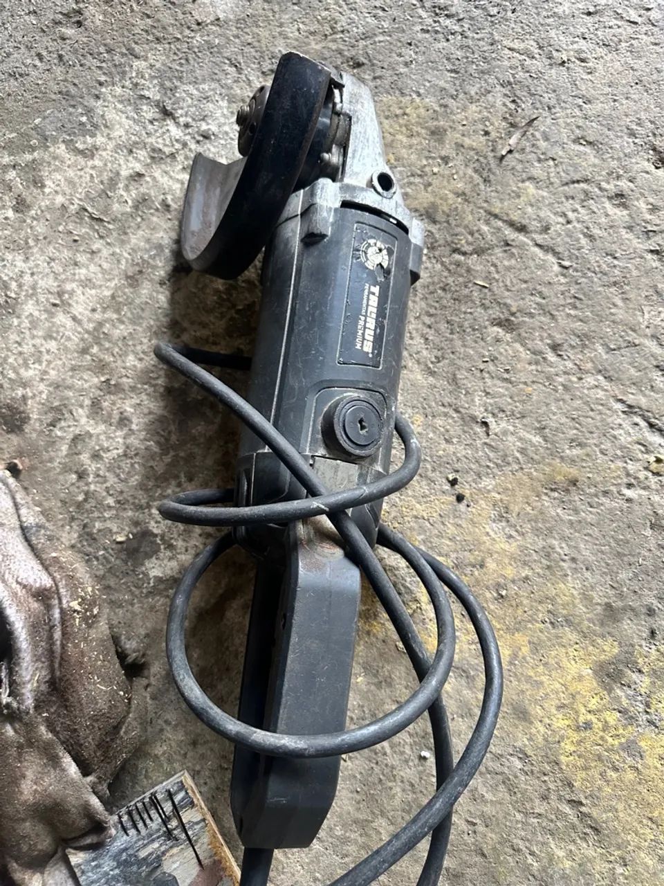 Esmerilhadeira Elétrica taurus 127v - Ferramenta de Construção - Foto 3