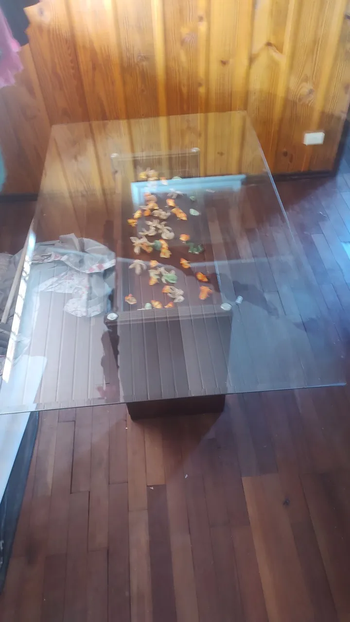 Mesa de jantar com tampo de vidro