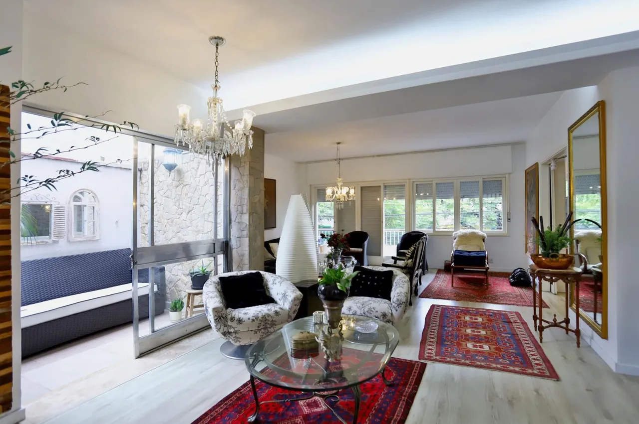 Apartamento 5 dormitórios à venda Bom Fim Porto Alegre/RS