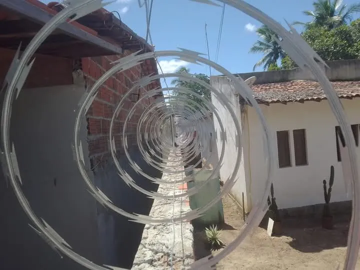 Cerca concertina para segurança residencial