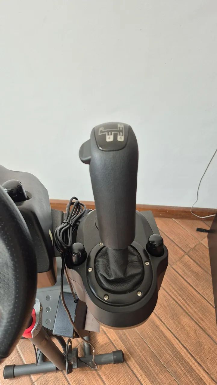 Volante logitech G920 +suporte e câmbio de scania - Foto 4