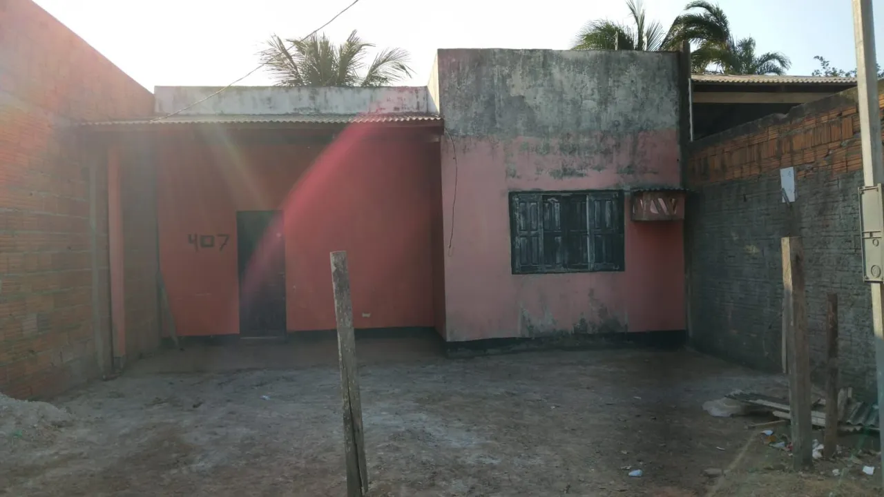 Vende-se uma casa