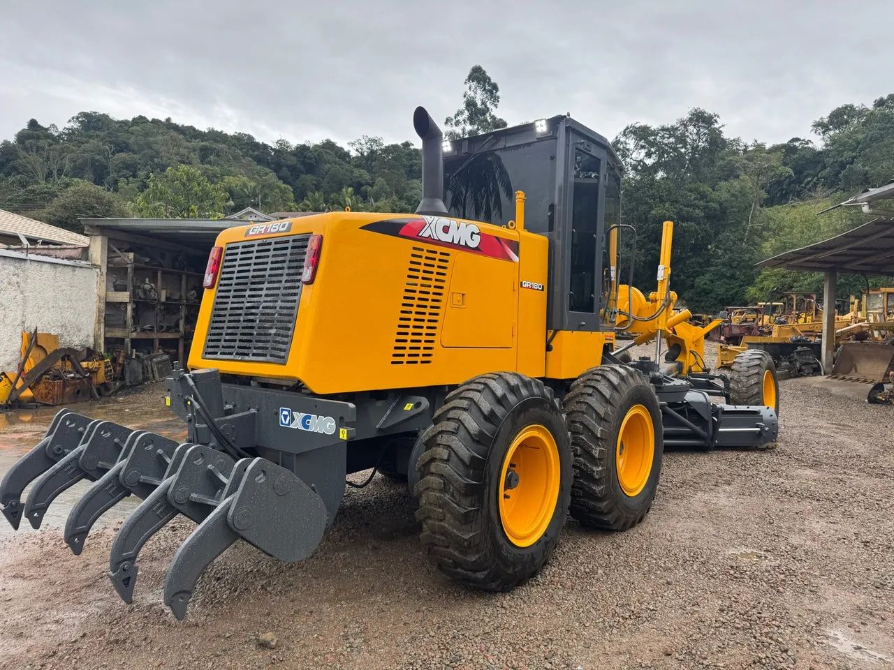 Motoniveladora Xcmg GR180 - Foto 2