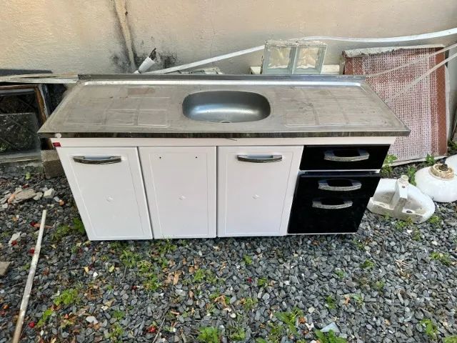 Gabinete com bancada