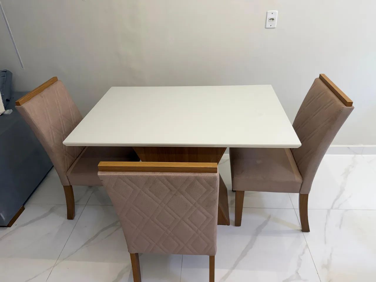 Mesa de jantar 4 cadeiras - Foto 3