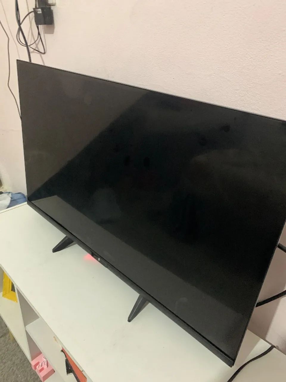 TV Smart 32 polegadas danificada 