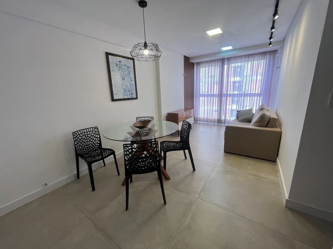 Apartamento mobiliado no 17 andar, com vista para o mar