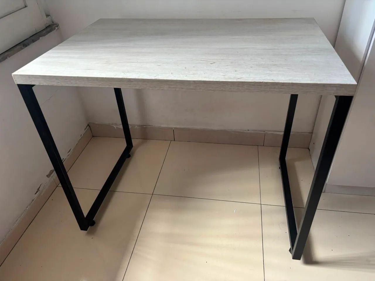 Escrivaninha/ mesa de quarto - Foto 3