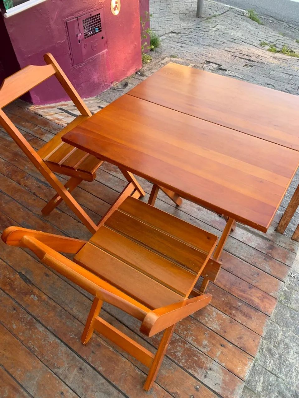 Conjunto de mesa e cadeiras madeira maciça.  - Foto 4