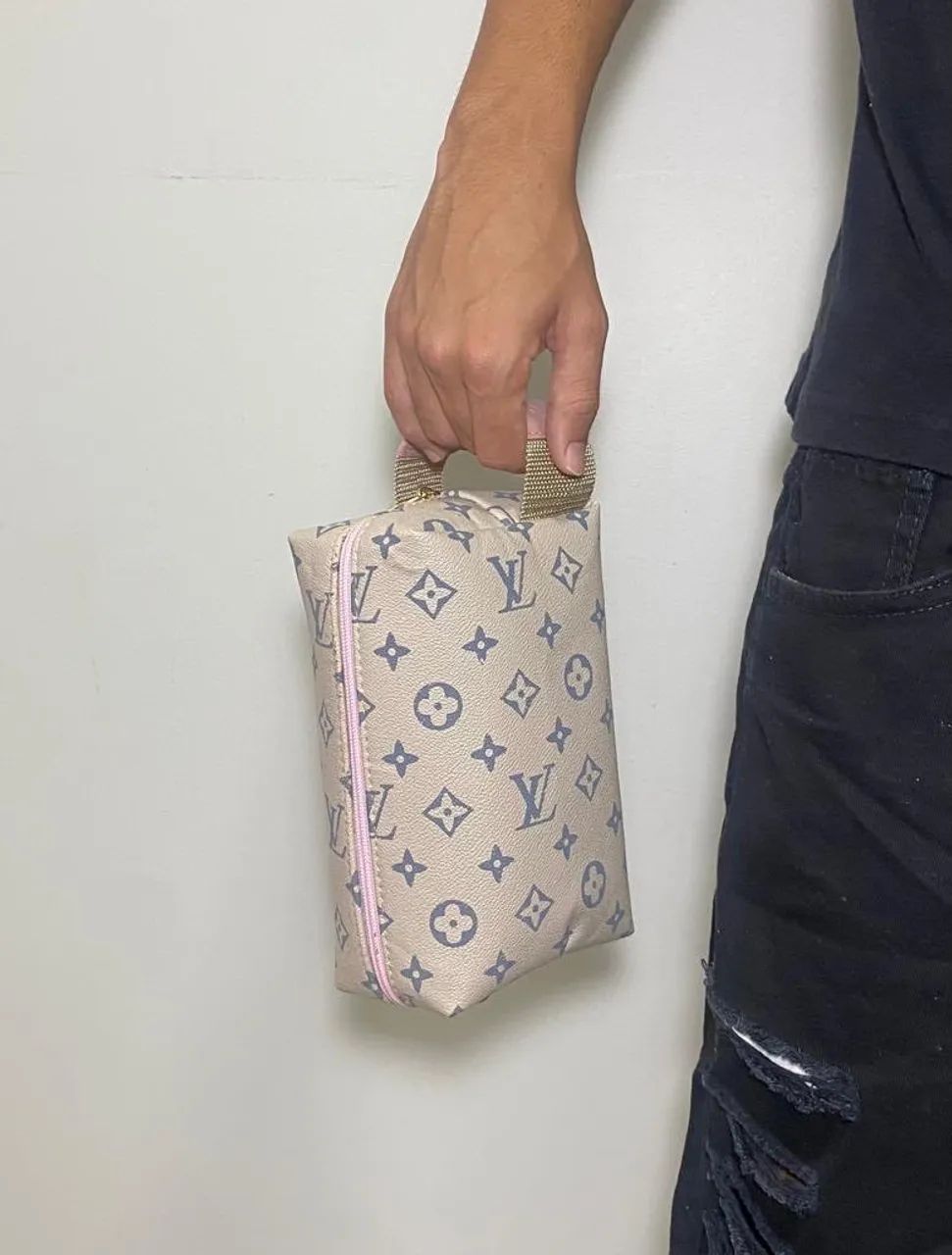 Necessaire rosa Louis Vuitton 
