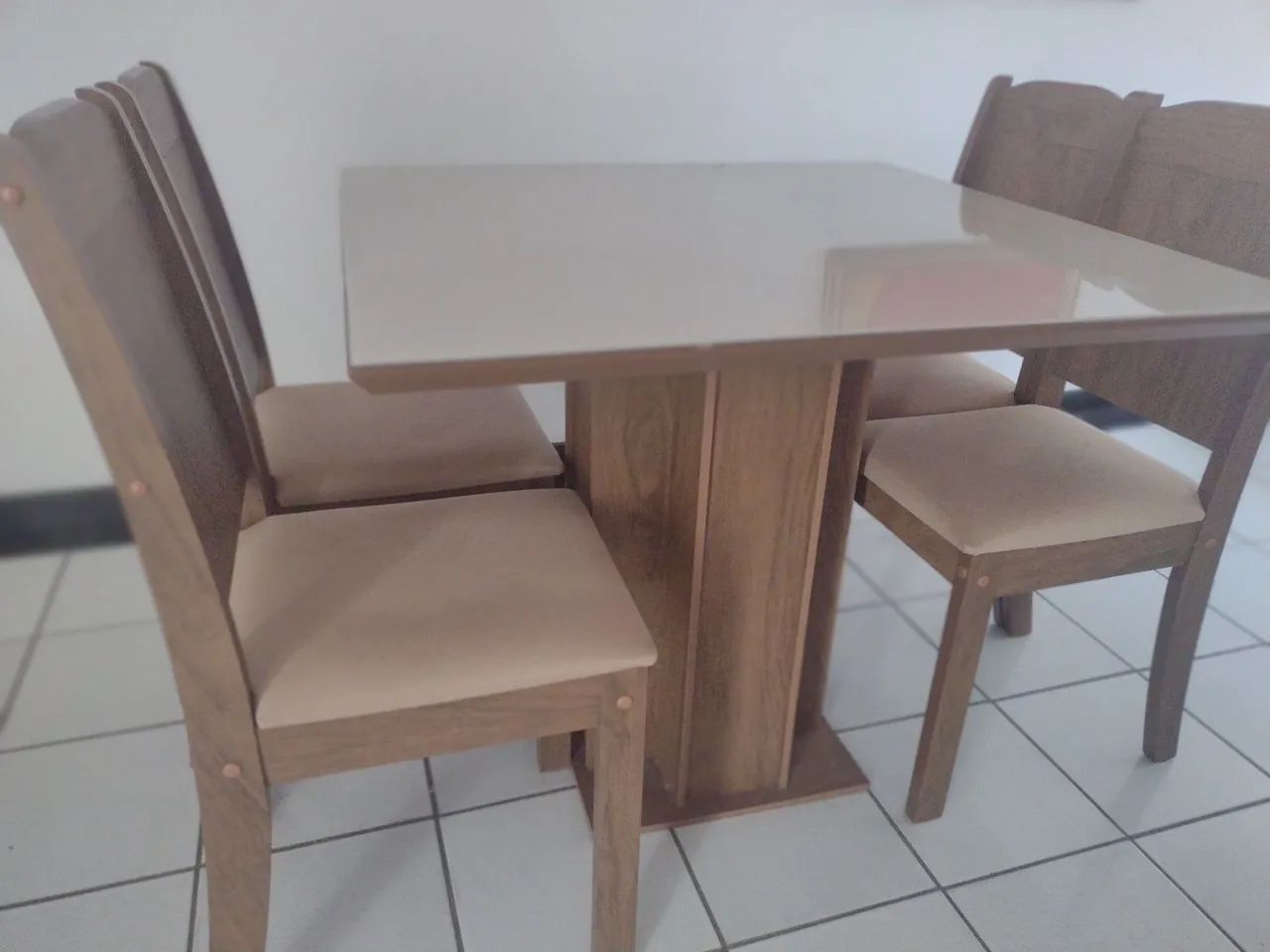 conjunto mesa com cadeira