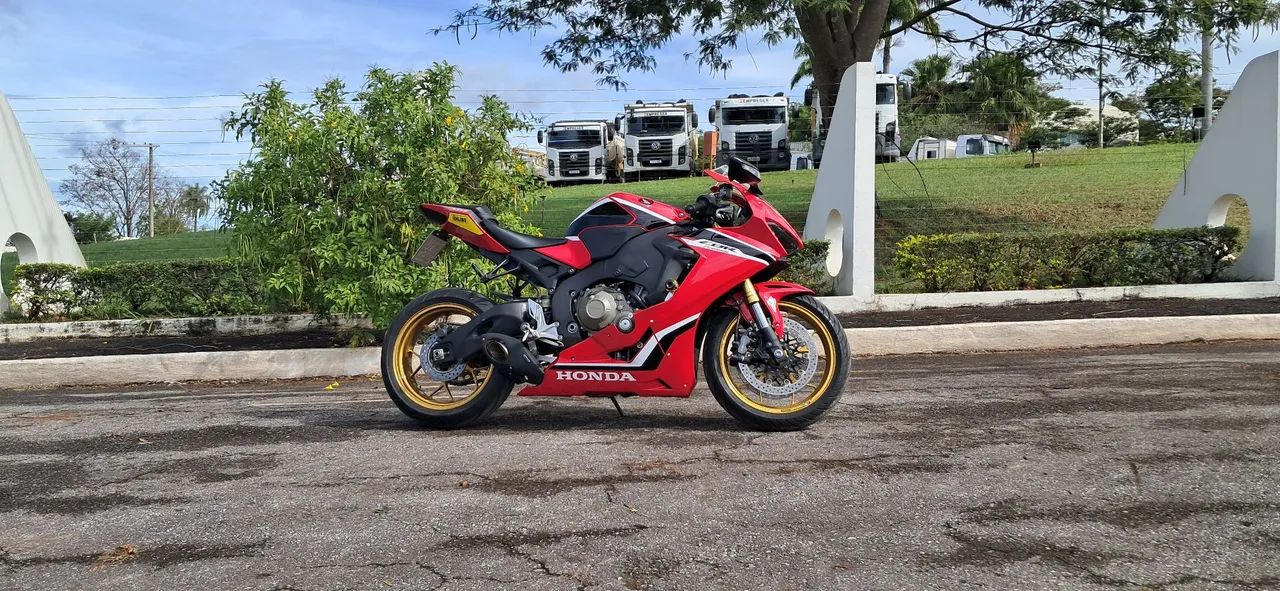 CBR 1000 rr Fireblade 2018 - Foto 2