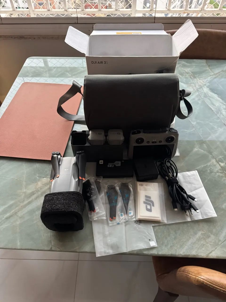 DJI Air 3S Combo Fly more Impecável  - Foto 4