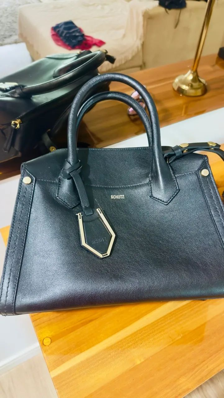 Bolsa Schutz em couro 