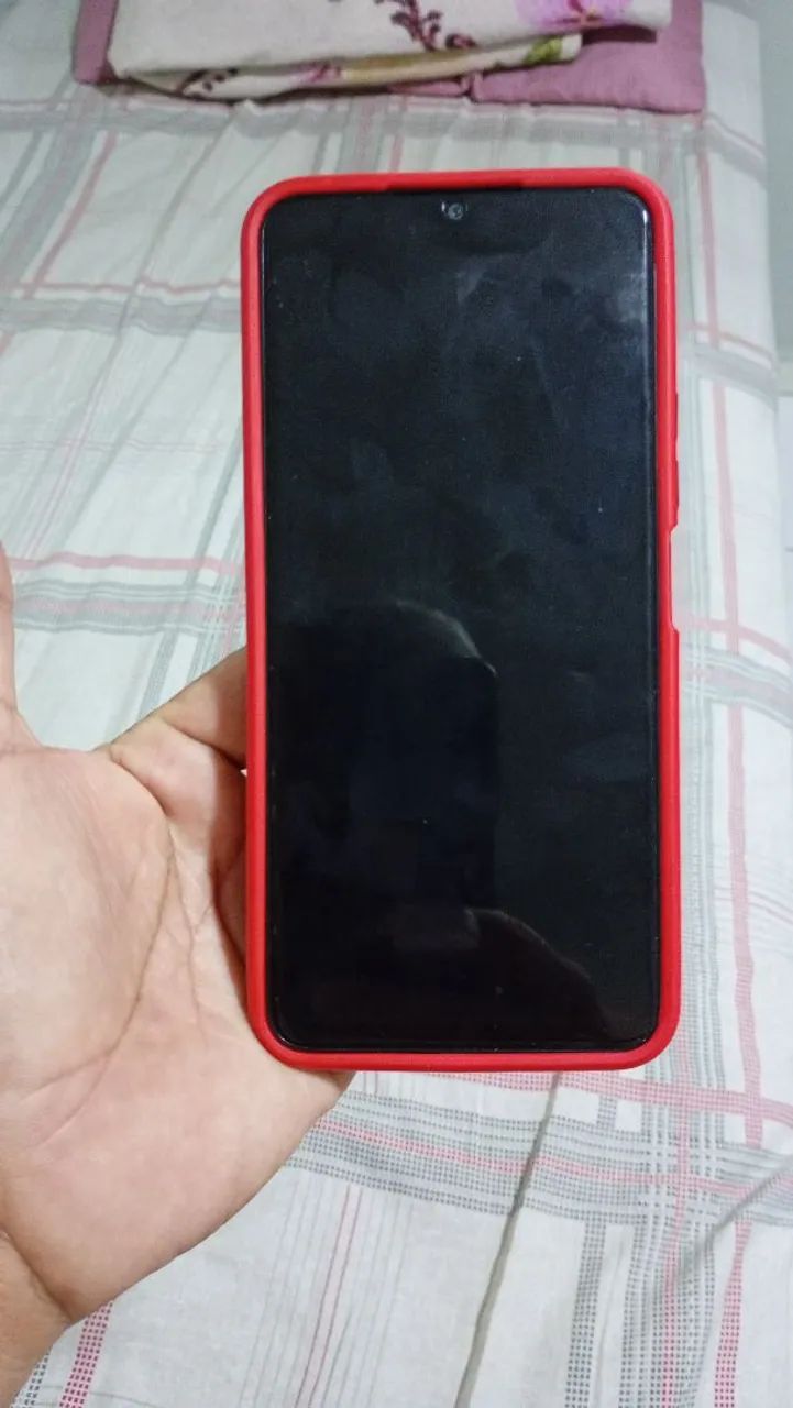 Vende celular intacto mas com a placa mãe danificada, não liga 