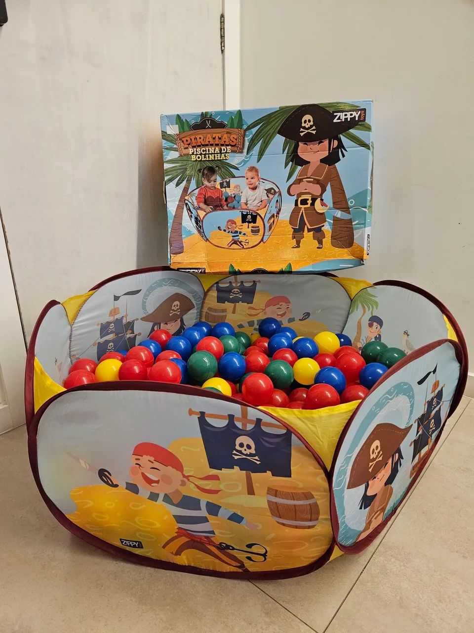 Piscina de bolinhas Zippy Toys com bolas extras